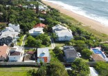 Casa em Condomnio Fechado na Praia do Estaleiro