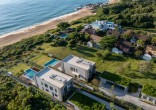 Casa em frente ao mar no Estaleiro