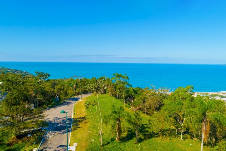 Terreno em Condomnio Ecolgico com Vista Mar - sc